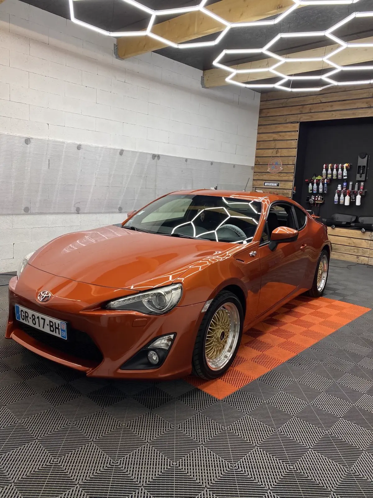 Toyota GT86 orange après lustrage